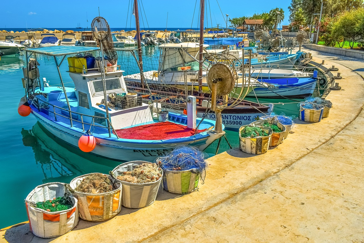 fishing harbor  boat  scenery free photo