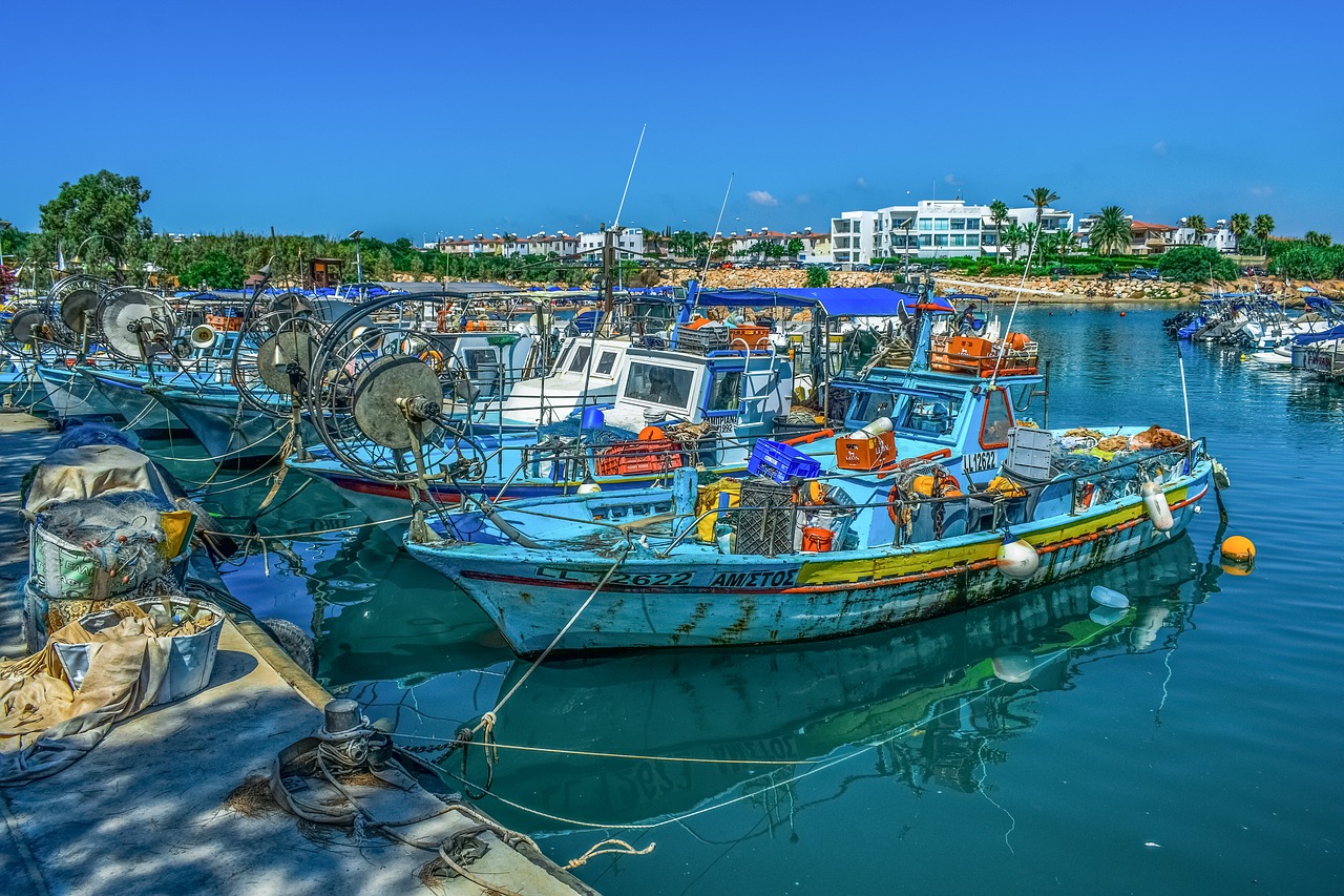 fishing harbor  boat  scenery free photo