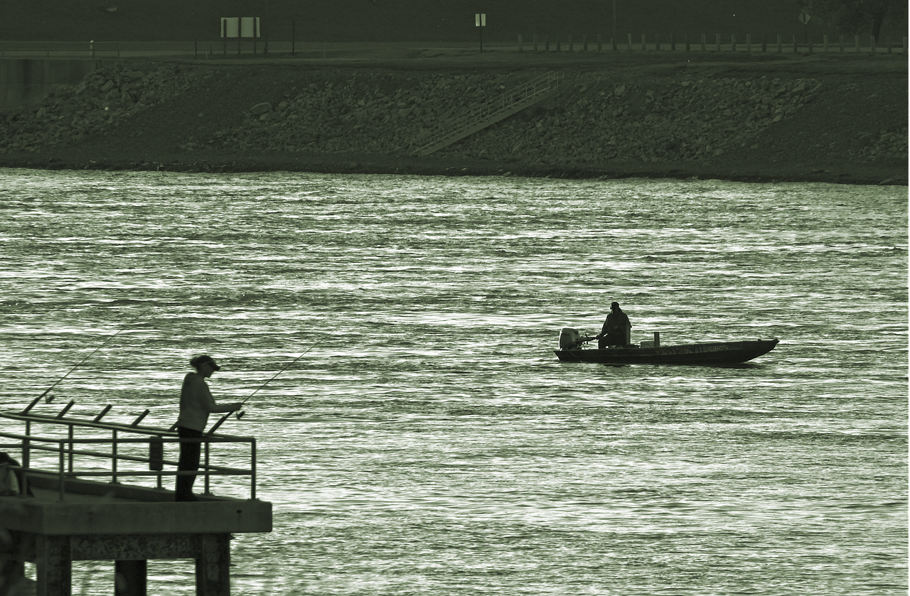 fishing the missouri  boat  river free photo