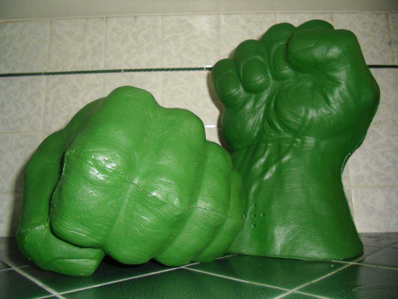 incredible hulk hands free photo