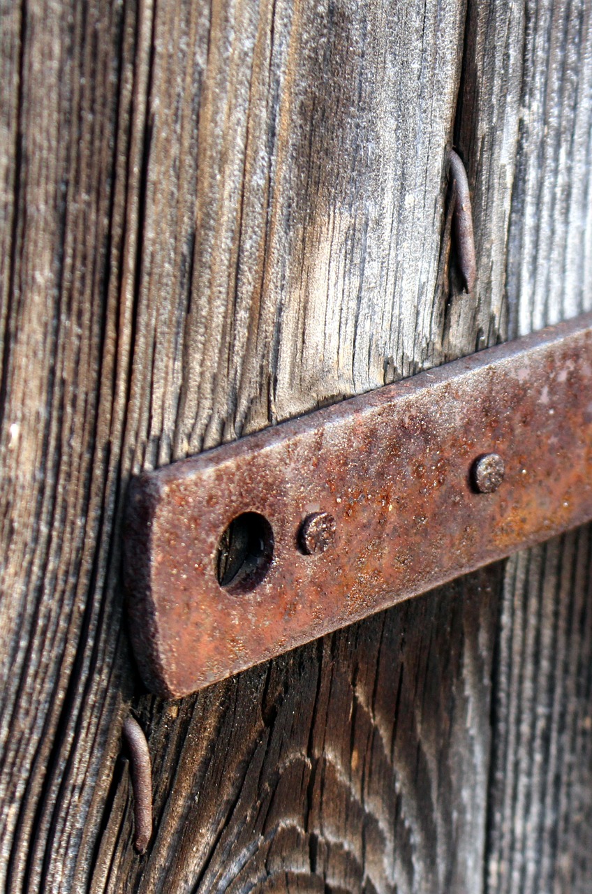 fitting wooden door old free photo