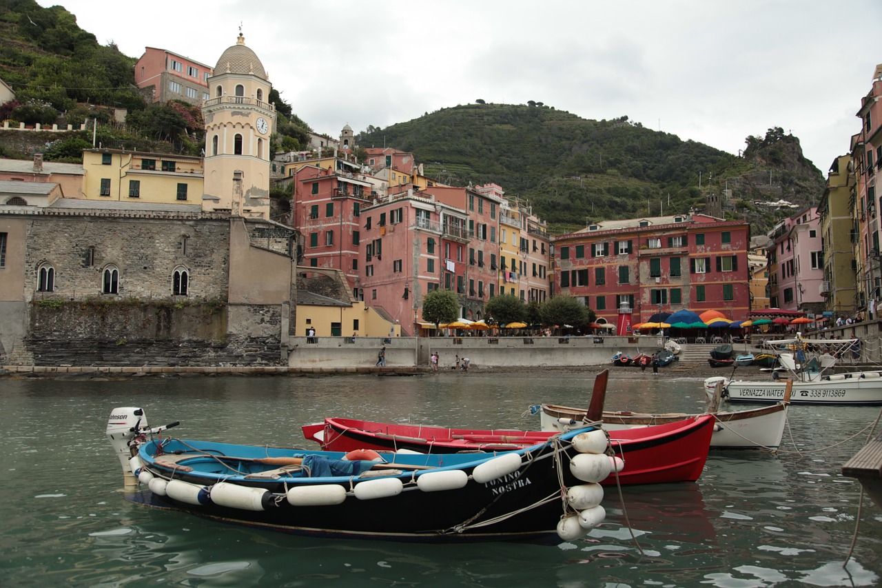 five lands boats city free photo