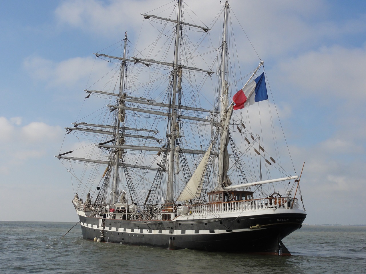 flag sea boat free photo