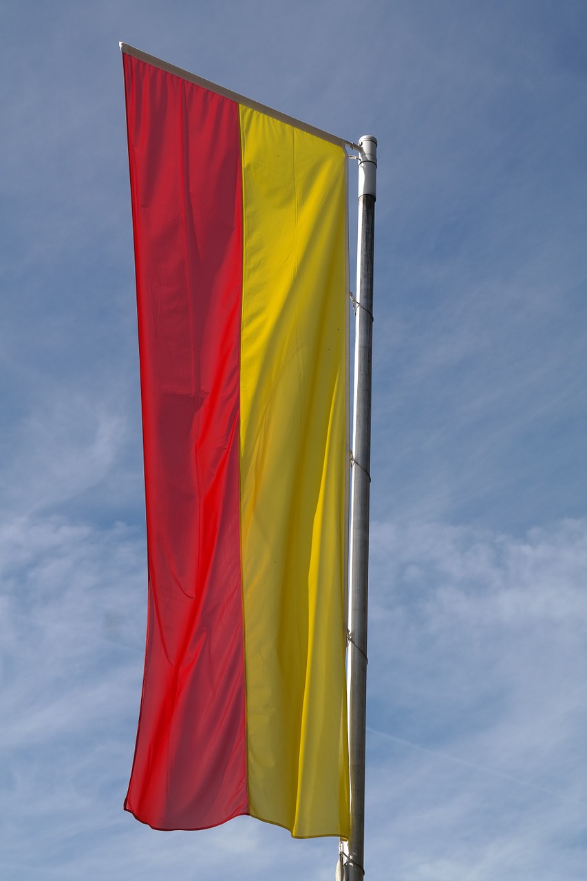 flag yellow red free photo