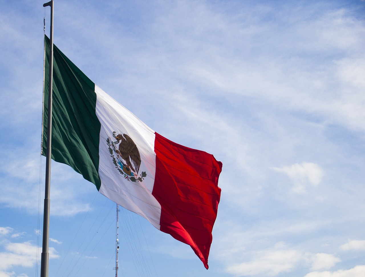 flag mexico sky free photo