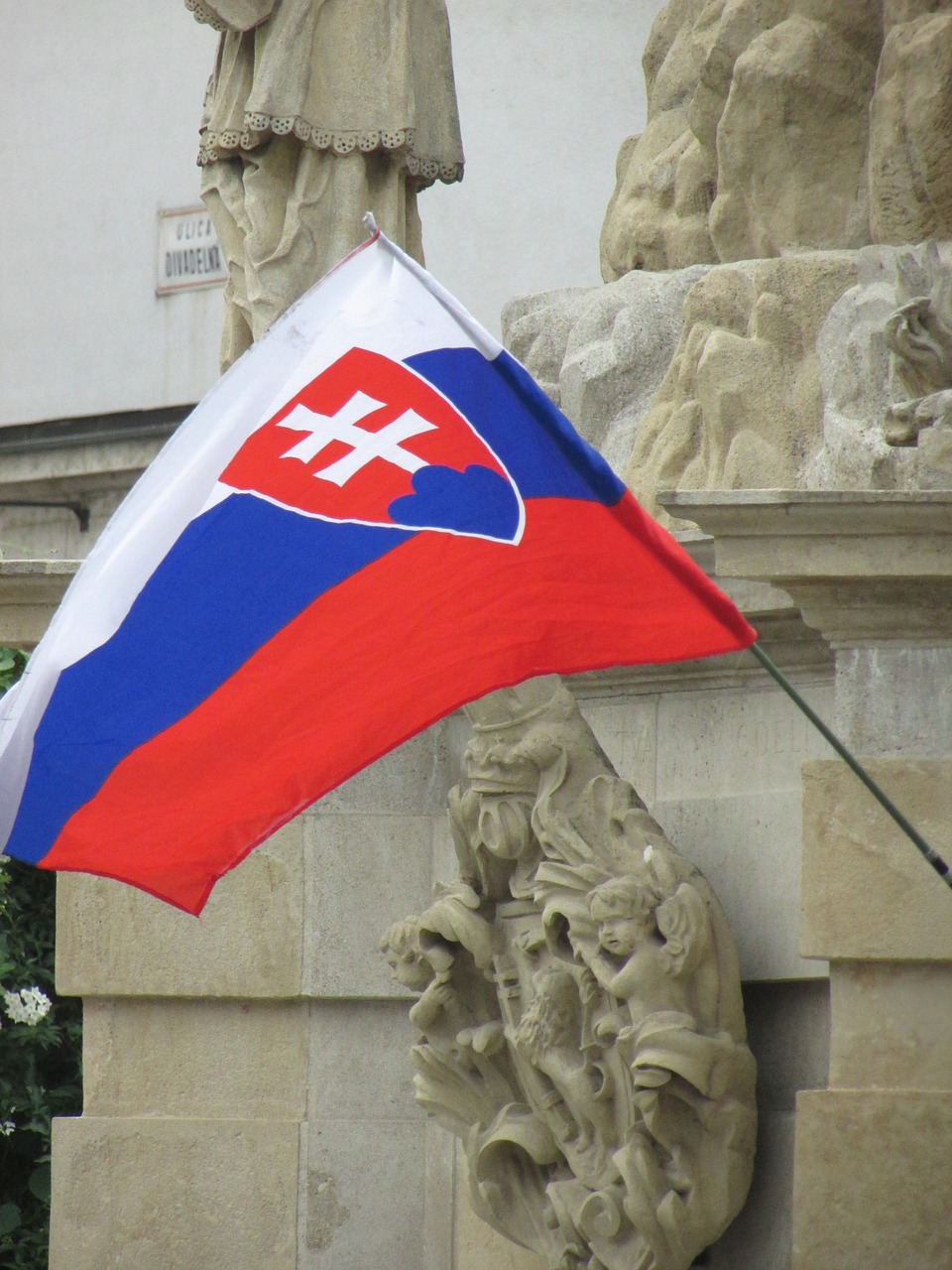 flag slovakia trnava free photo