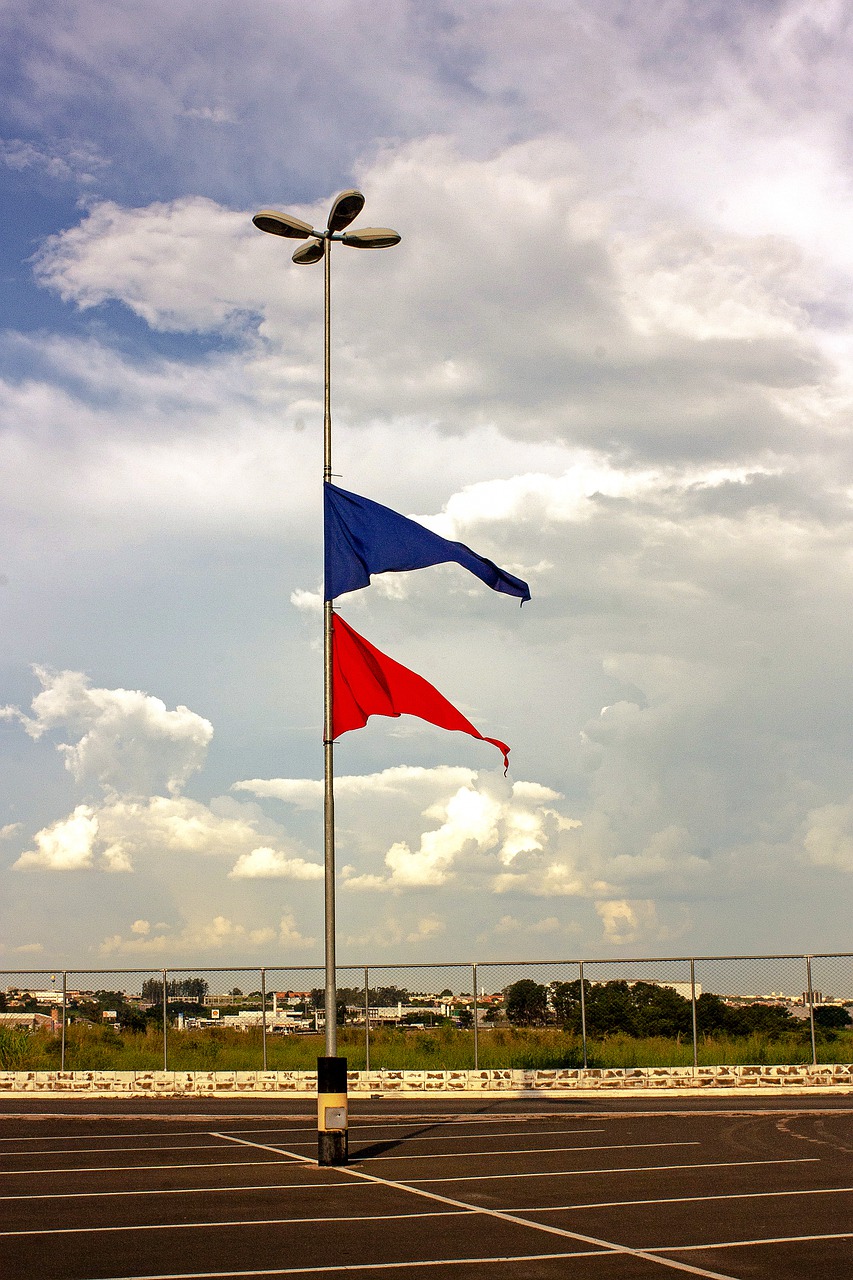 flags  post  circus free photo