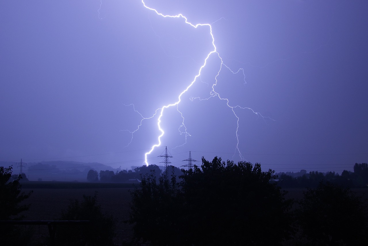 flash electricity thunderstorm free photo