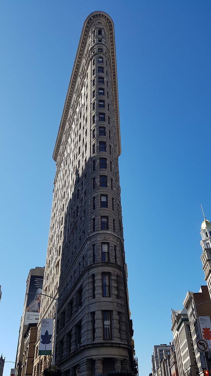 flatiron building  new york  sky free photo