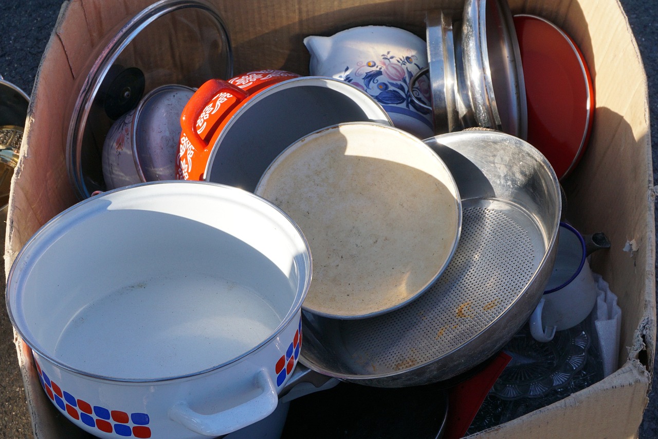 flea market pots kassel free photo