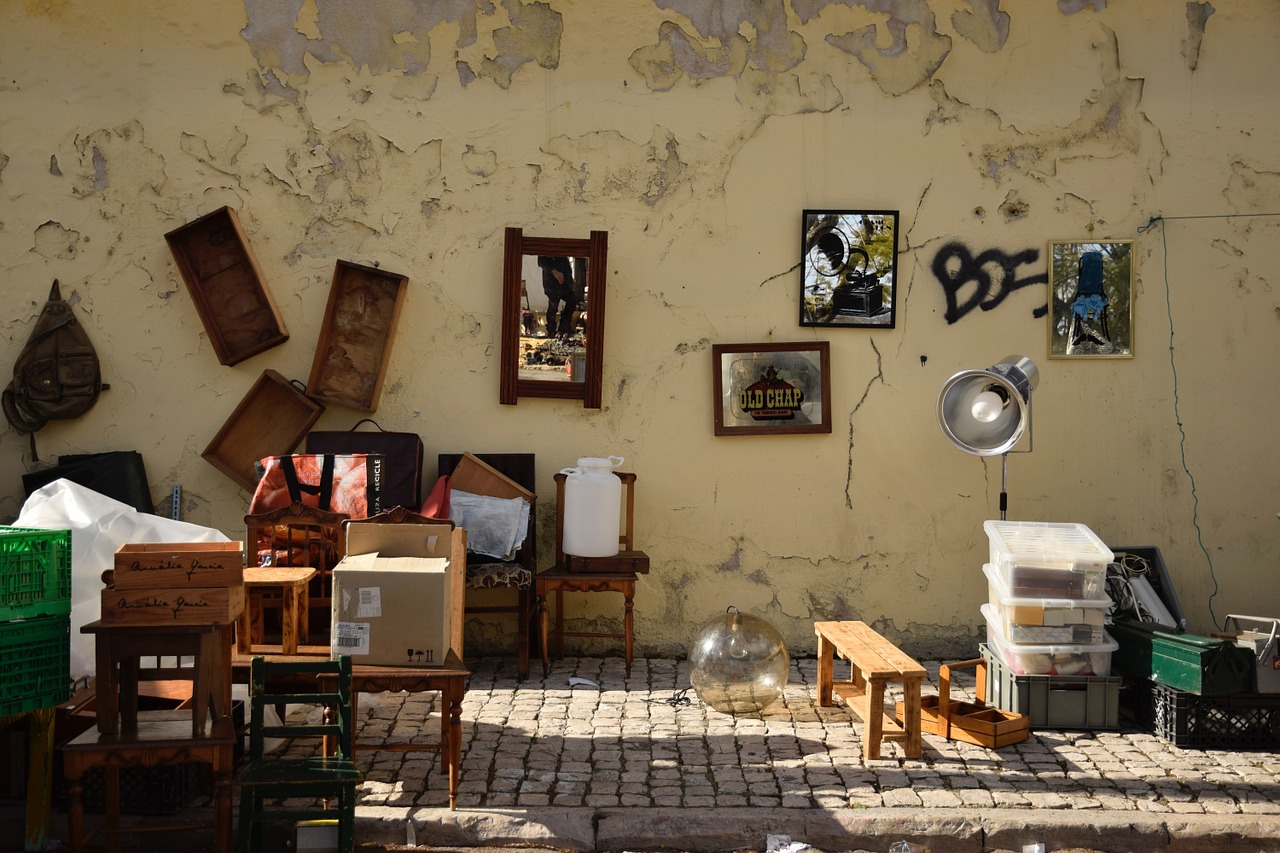 flea market vintage lisbon free photo