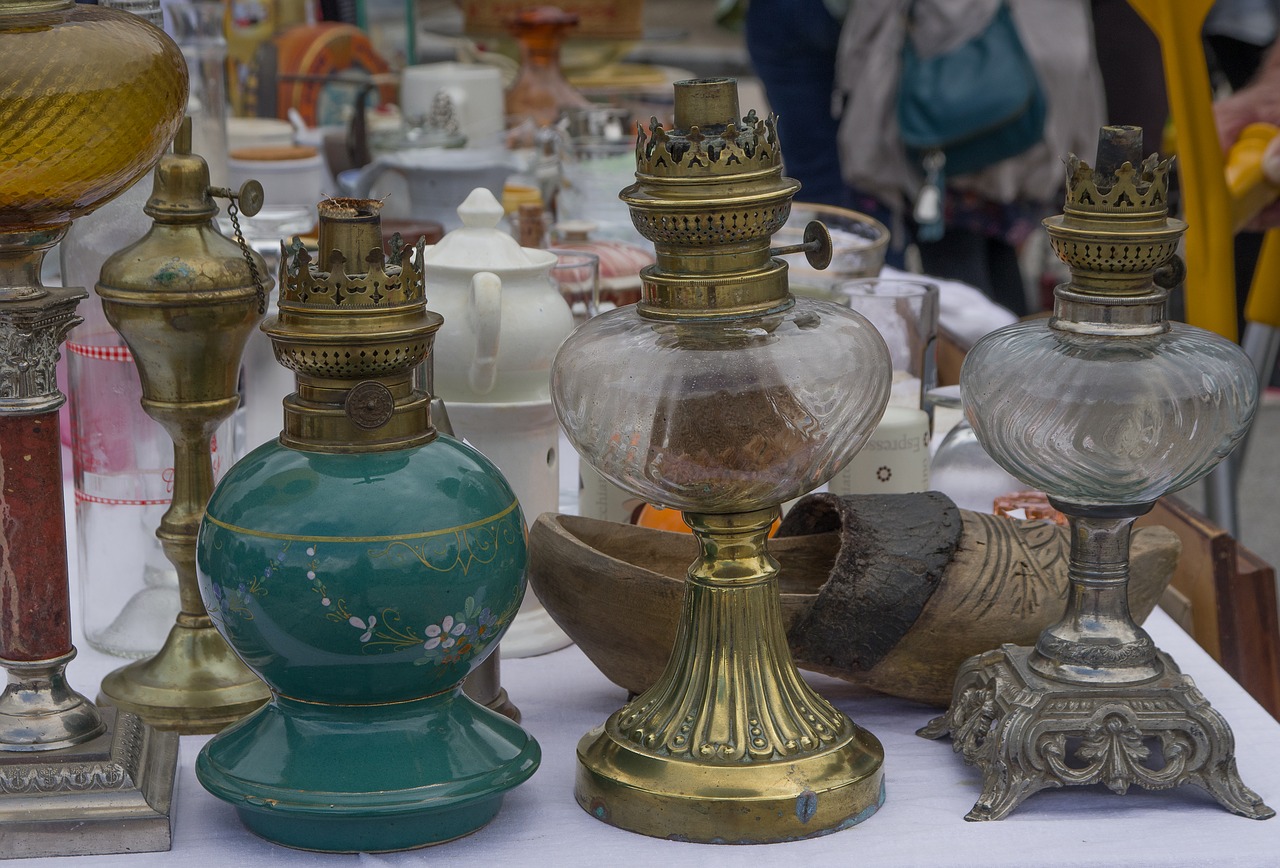 flea market  lamps  lighting free photo