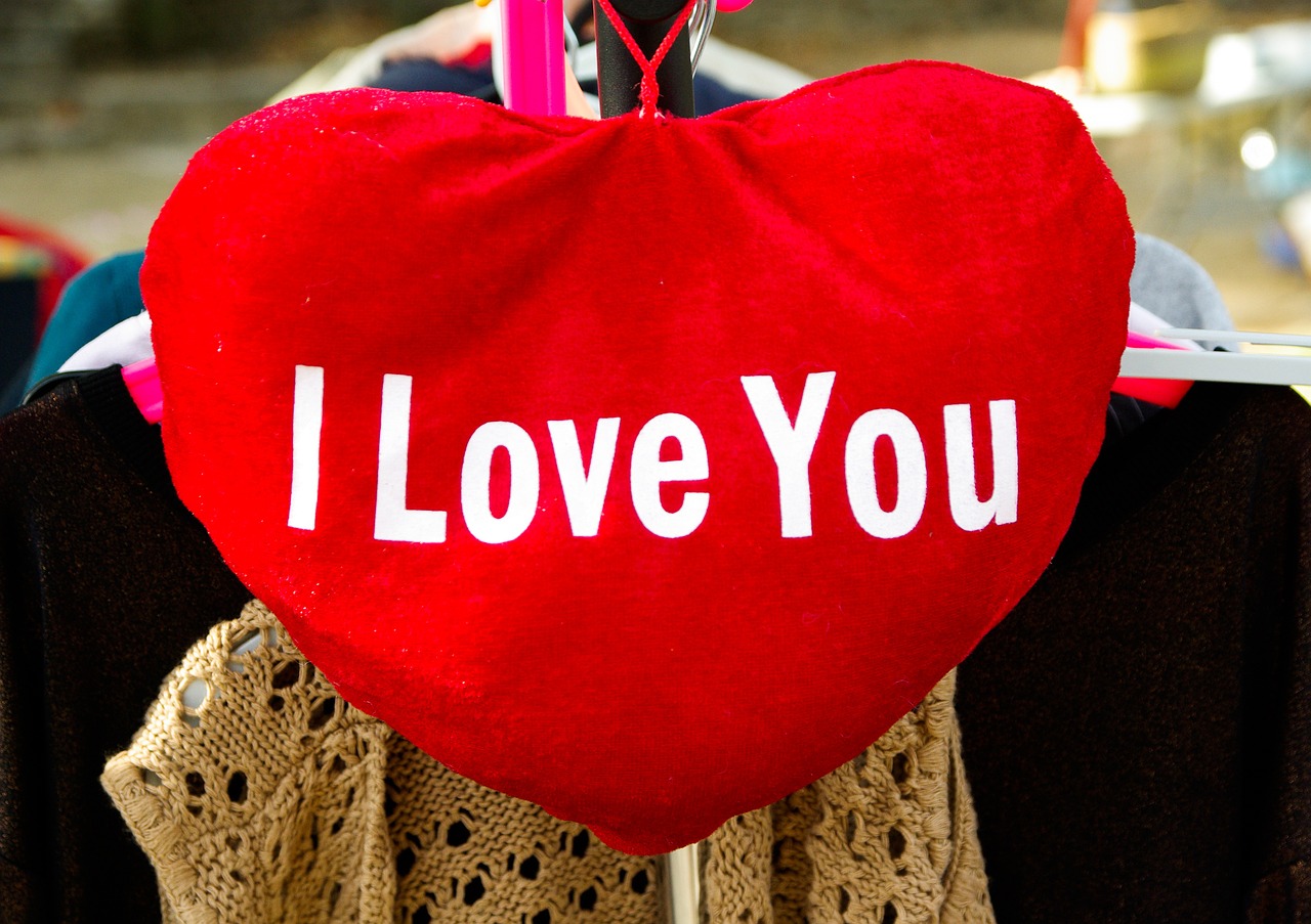 flea market heart message free photo