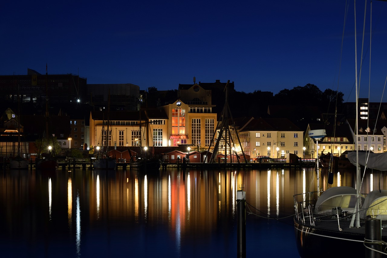 flensburg night photograph mirroring free photo