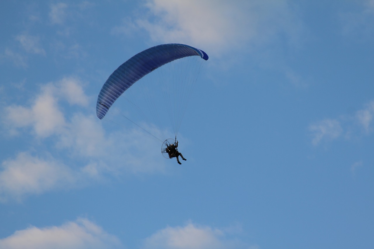 flight flying parachute free photo