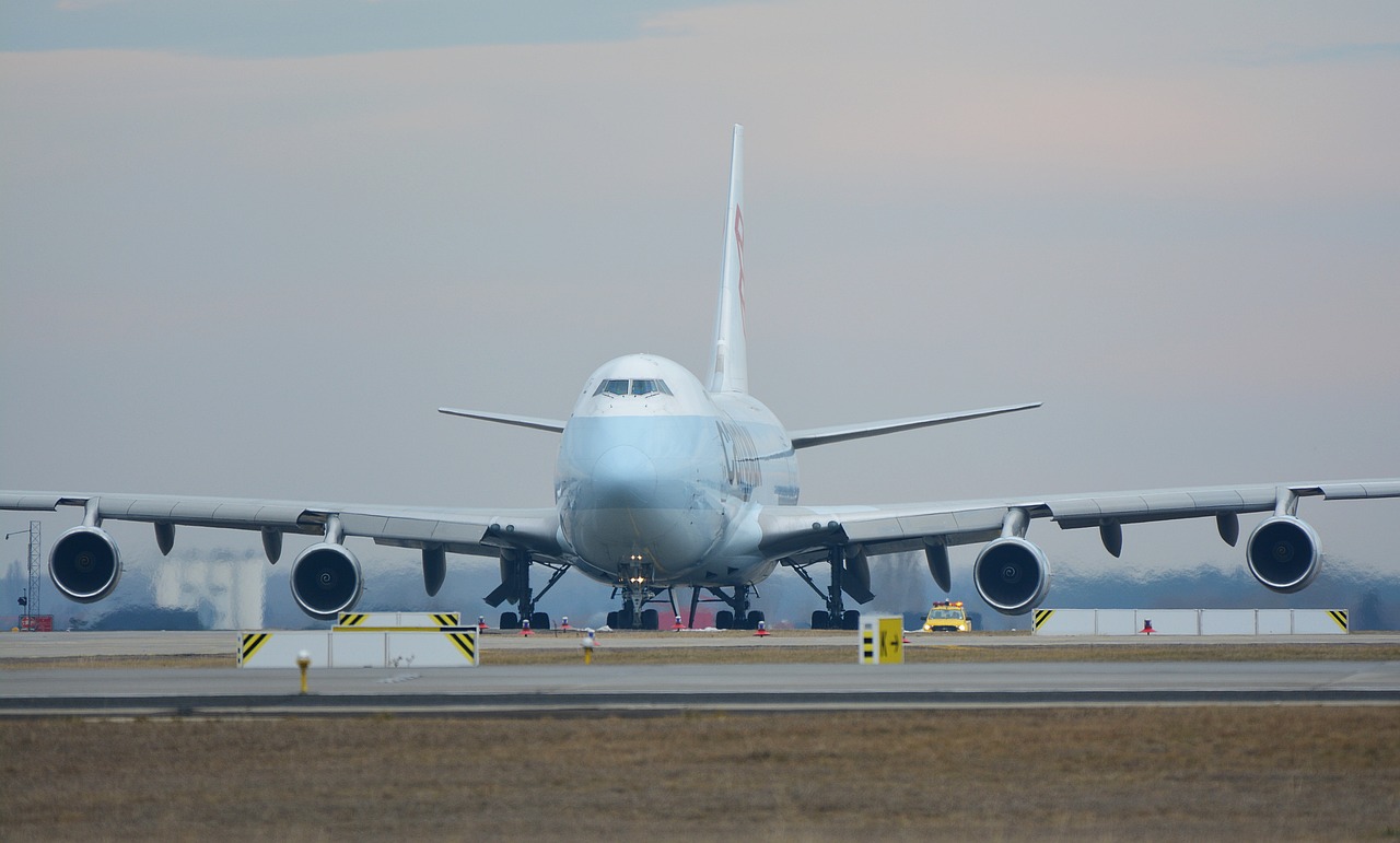 flight  boeing 747  aircraft free photo