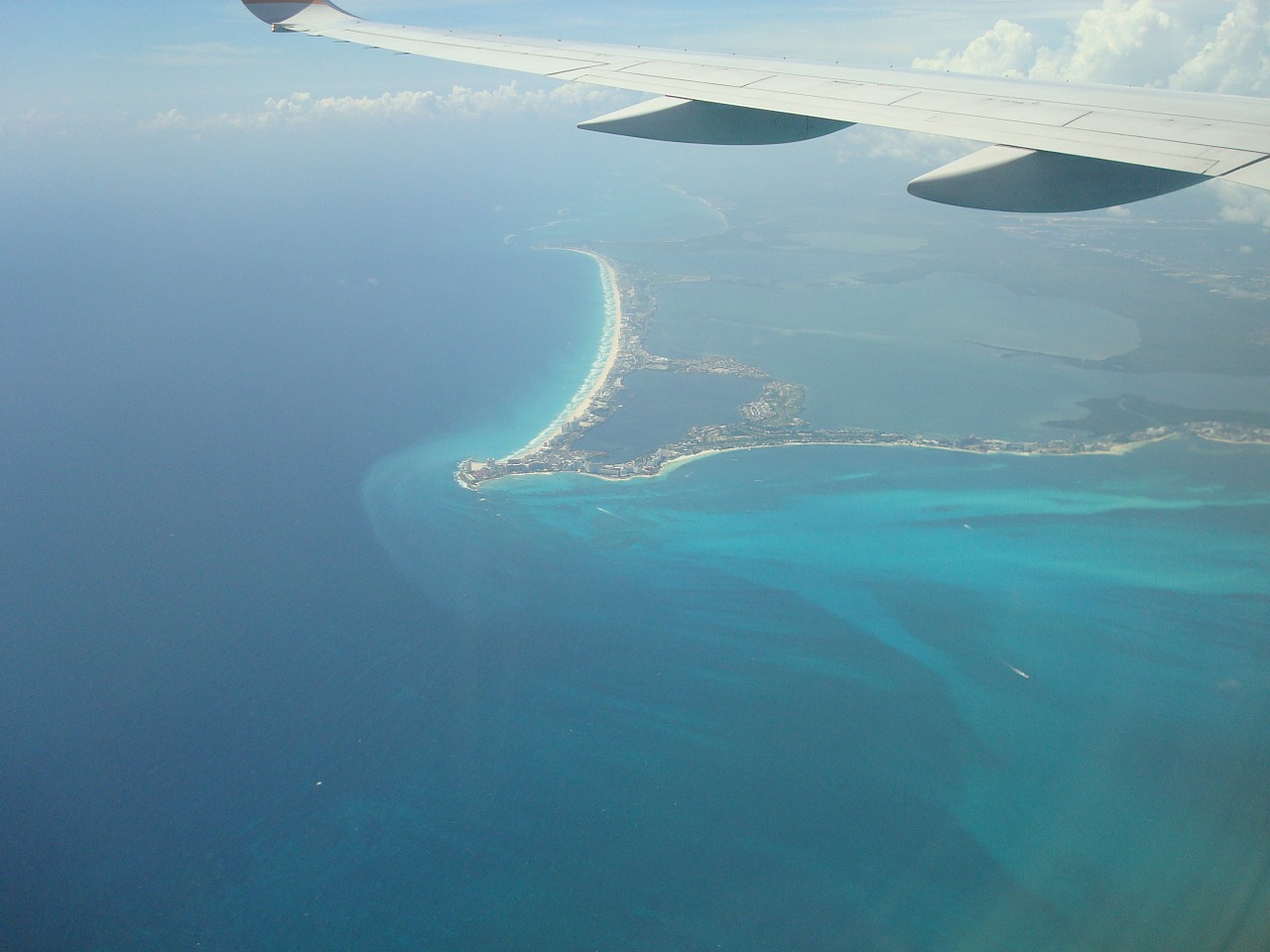 flight cancun air free photo