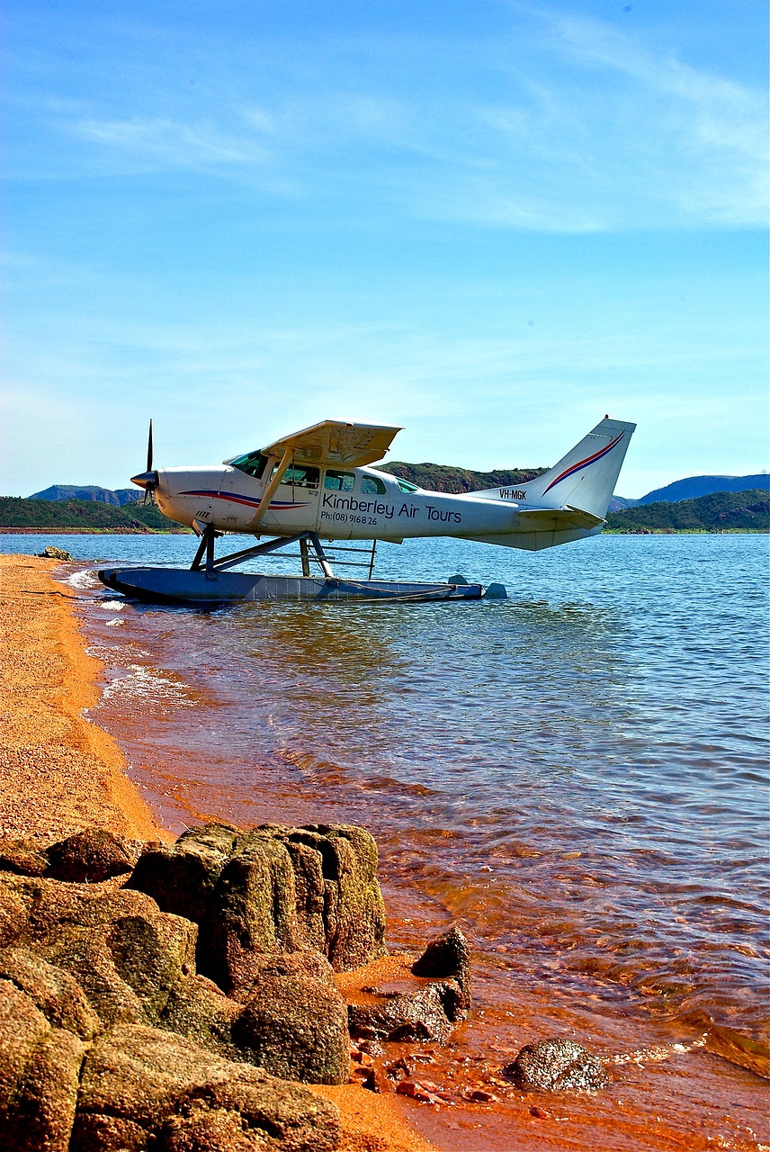 float plane aero lake free photo