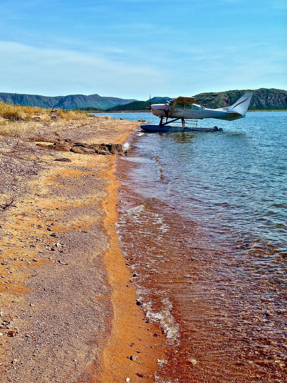 float plane aero lake free photo