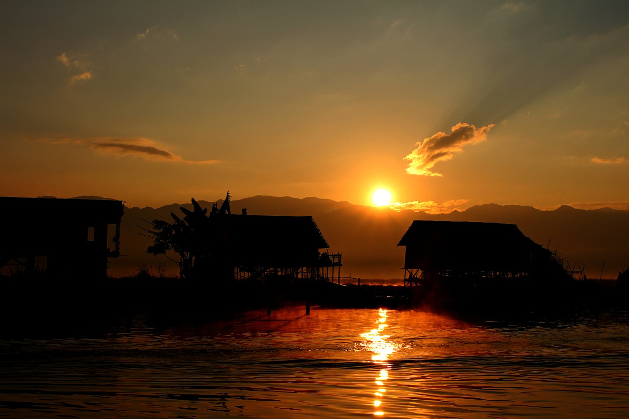 floating house sunrise inle lake free photo