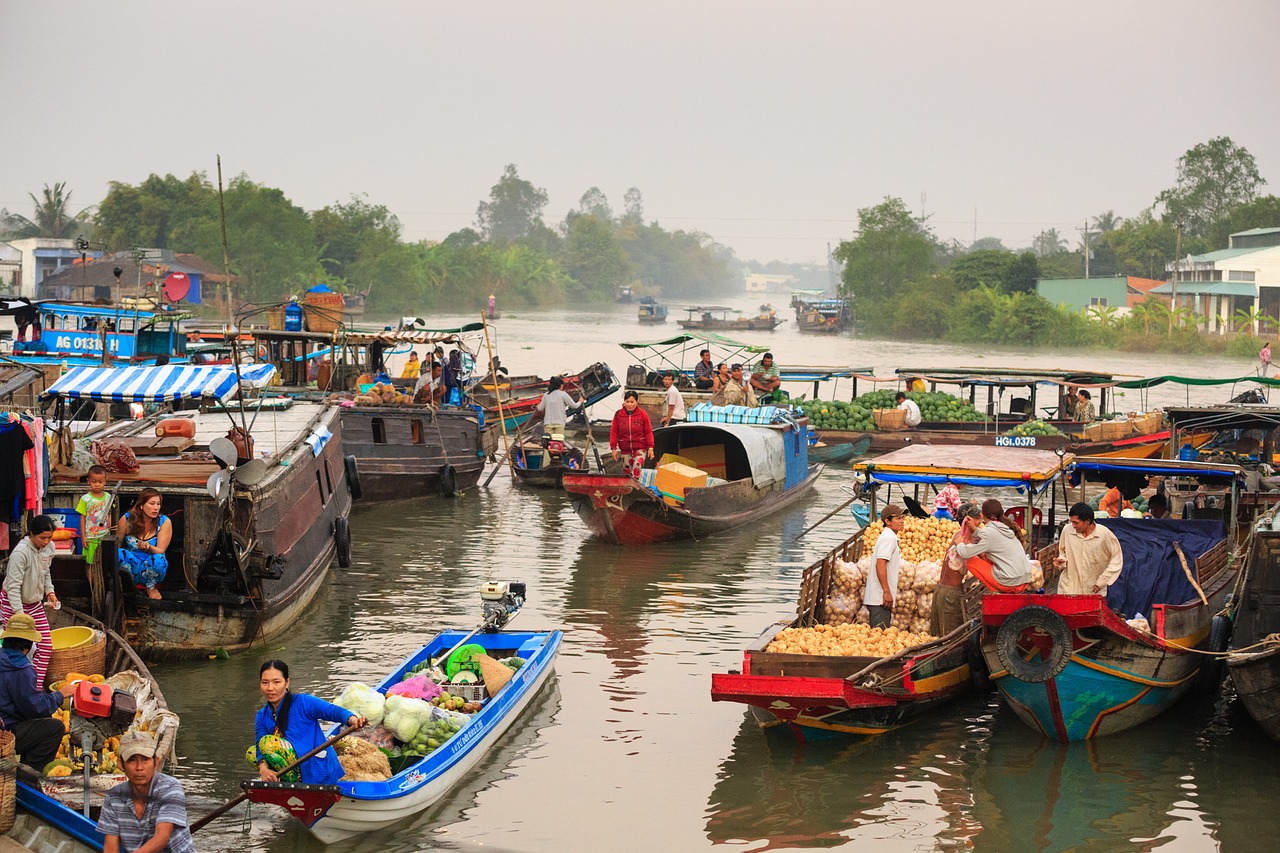 floating market on the river culture free photo