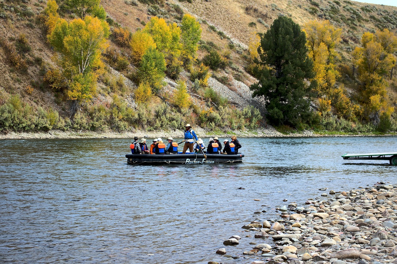 floating on the snake river  raft  boat free photo