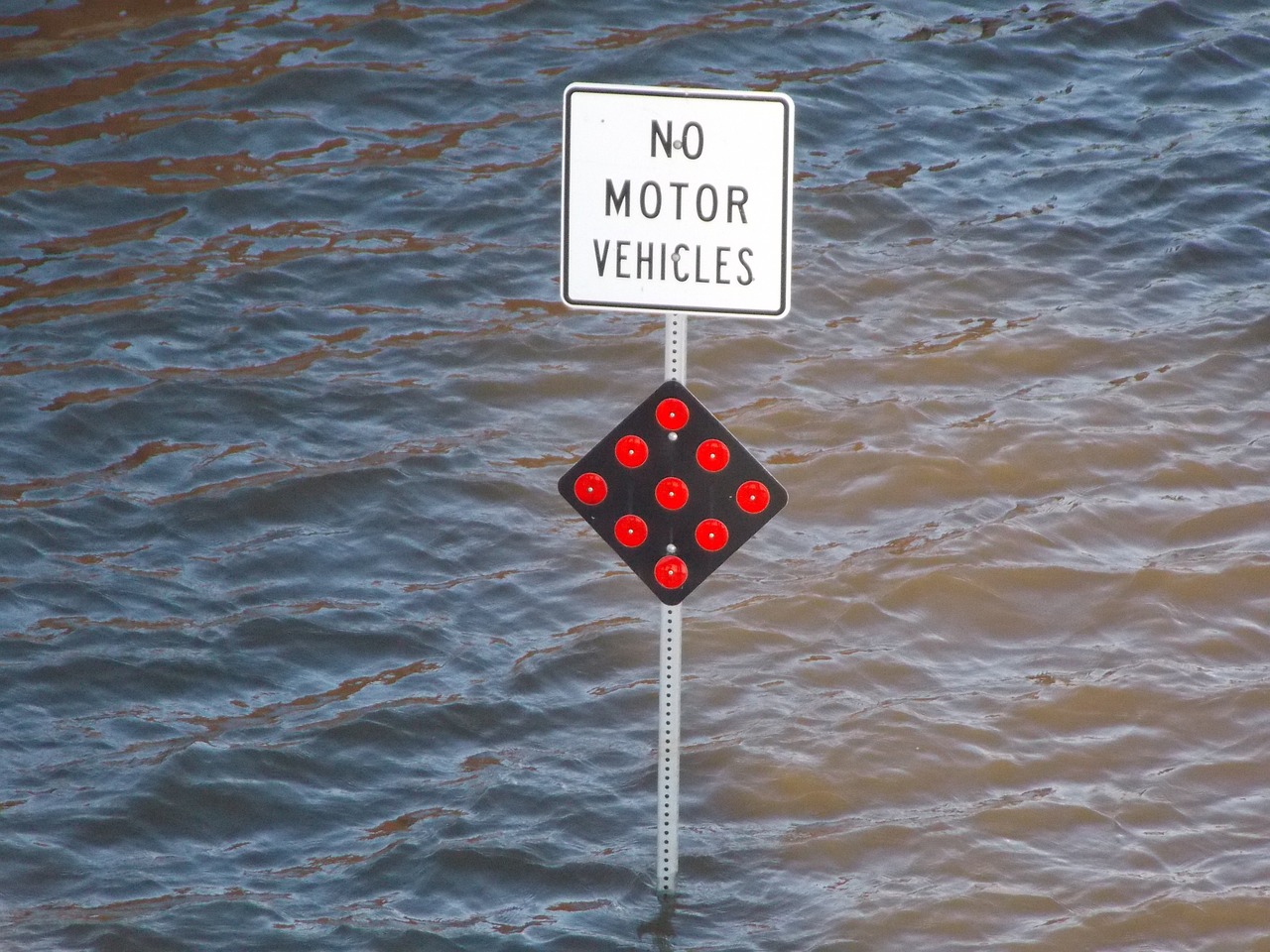 flood sign no motor vehicles free photo