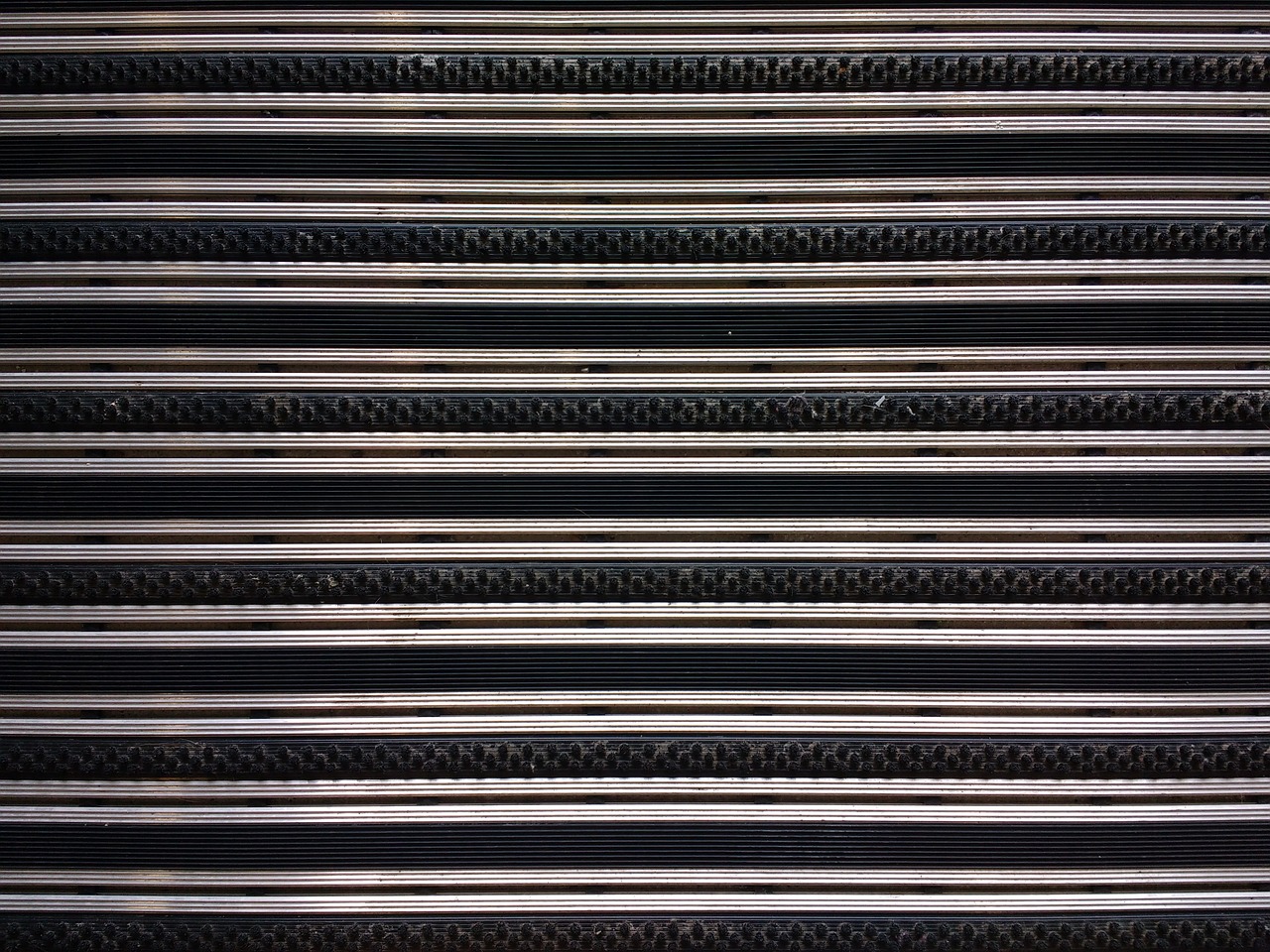 floor mat stripes metal free photo