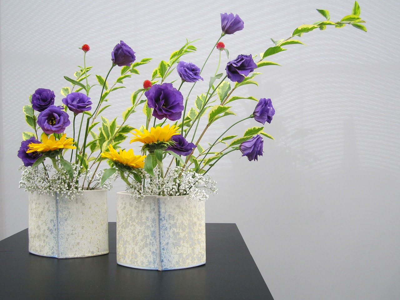 floral greeting table decorations ikebana free photo