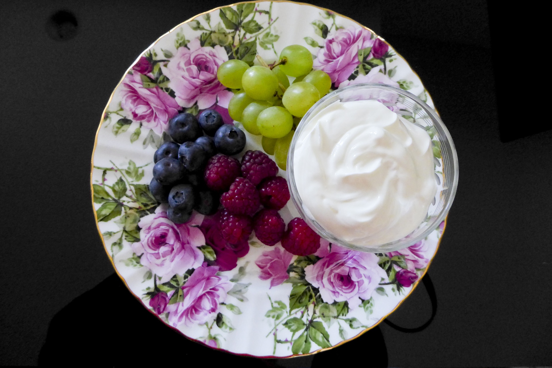 fruit plate cream berries free photo