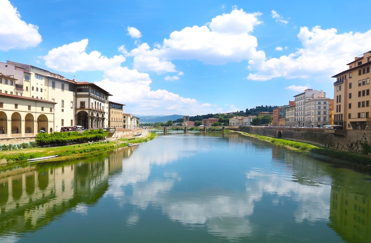 Река Арно во Флоренции фото