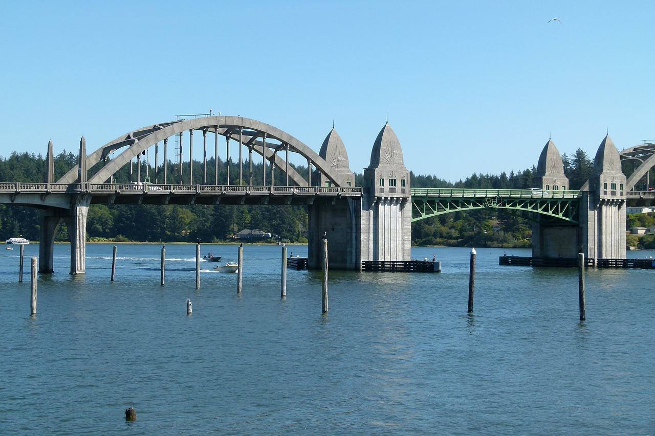 florence,bridge,pacific,shoreline,usa,oregon scenry,landscape,water,free pictures, free photos, free images, royalty free, free illustrations, public domain