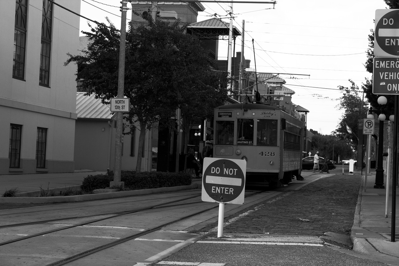 florida  train tracks  train free photo