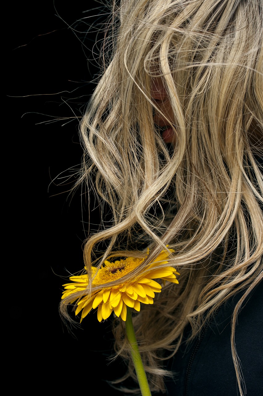 flower  woman  hair free photo