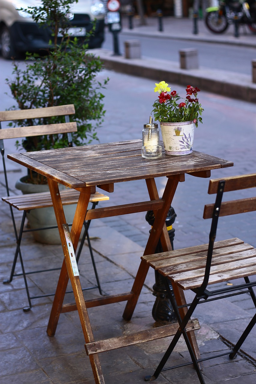 flower  table  restaurant free photo