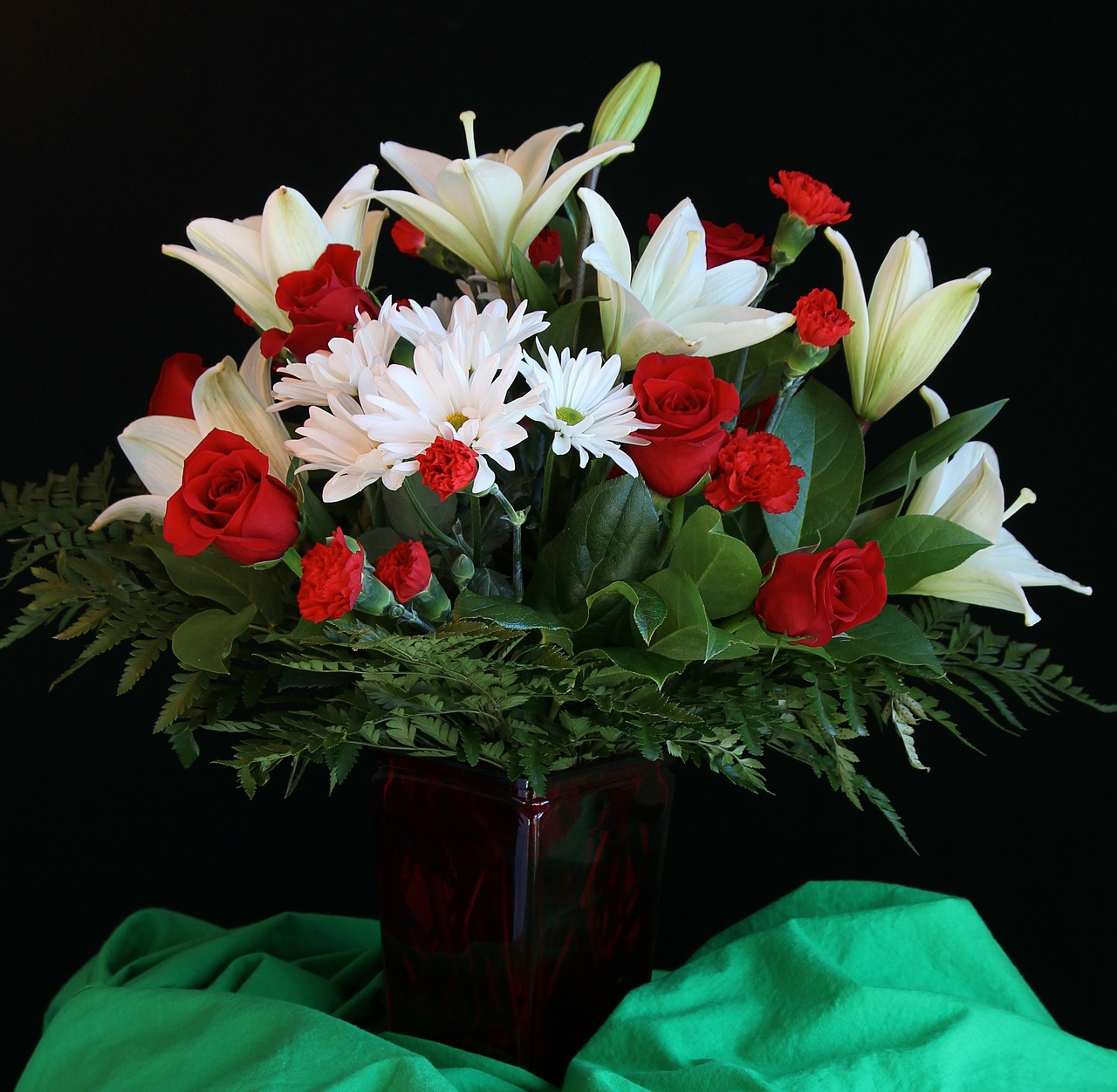 flower vase bouquet arrangement free photo