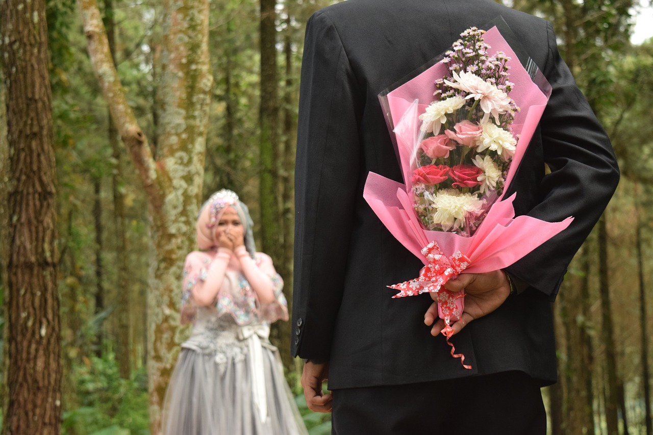 flowerbouquet bride wedding free photo