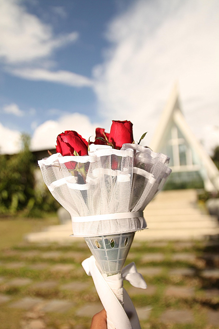 flowers hand bouqet church free photo