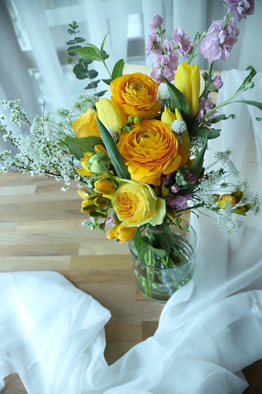 flowers bouquet de fleurs vase free photo