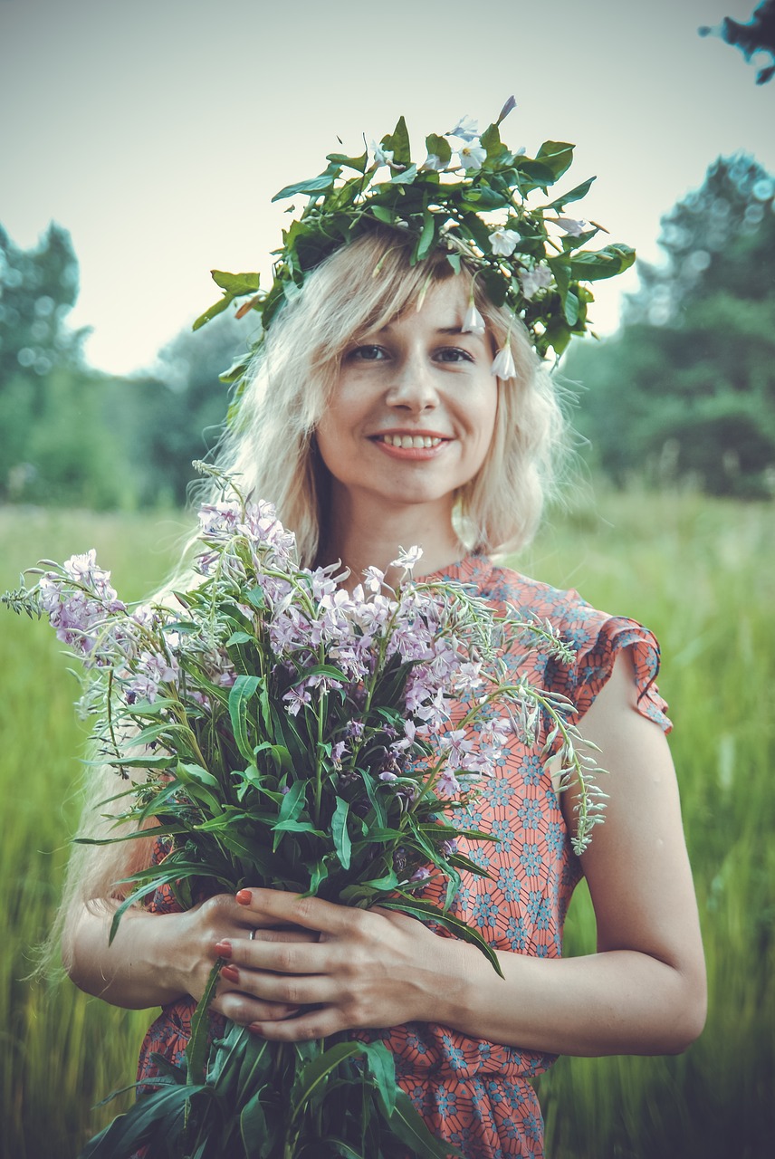 flowers  bouquet in the hands  field free photo