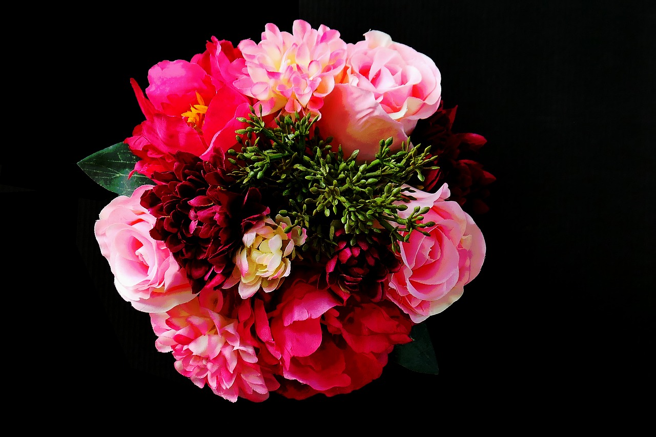 flowers  bouquet of flowers  roses free photo