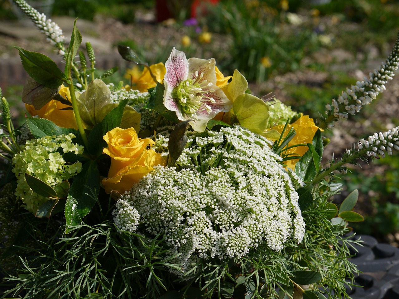 flowers bouquet floral free photo