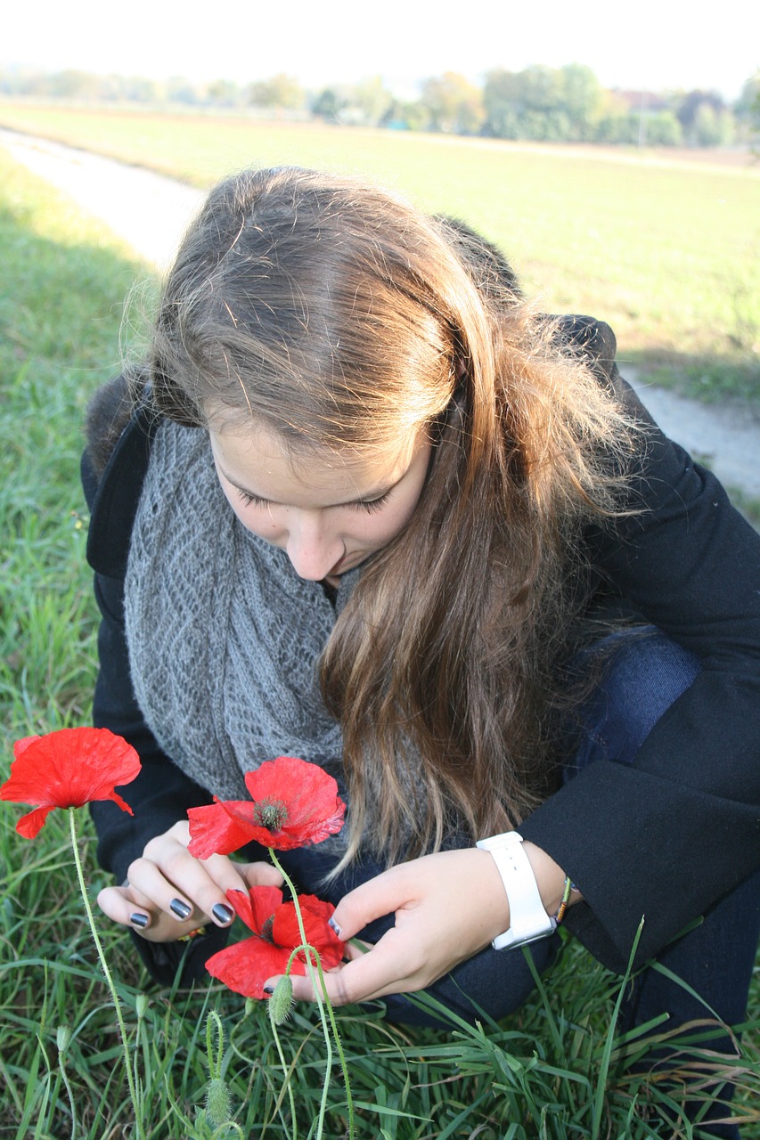 flowers fall girl free photo