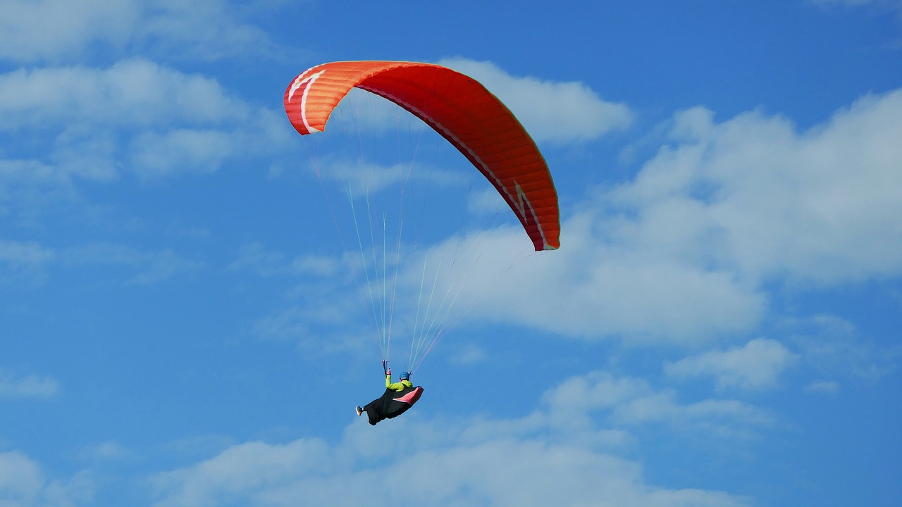 fly feeling of freedom paraglider free photo