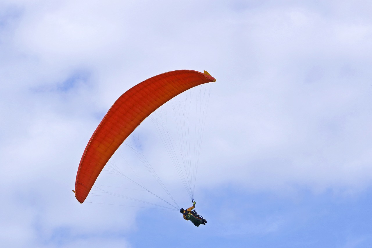 flying parachute hang glider free photo