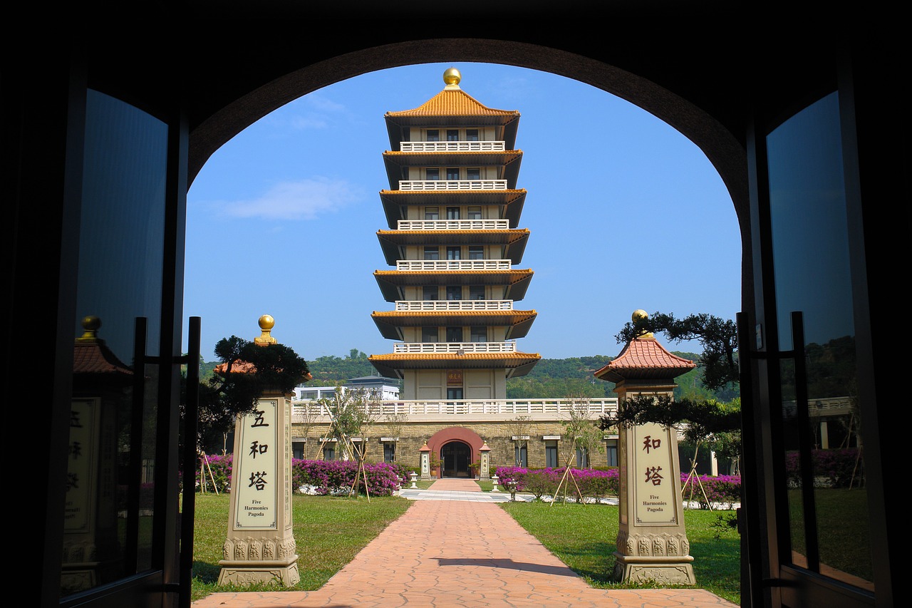 fo guang shan stupa the door free photo