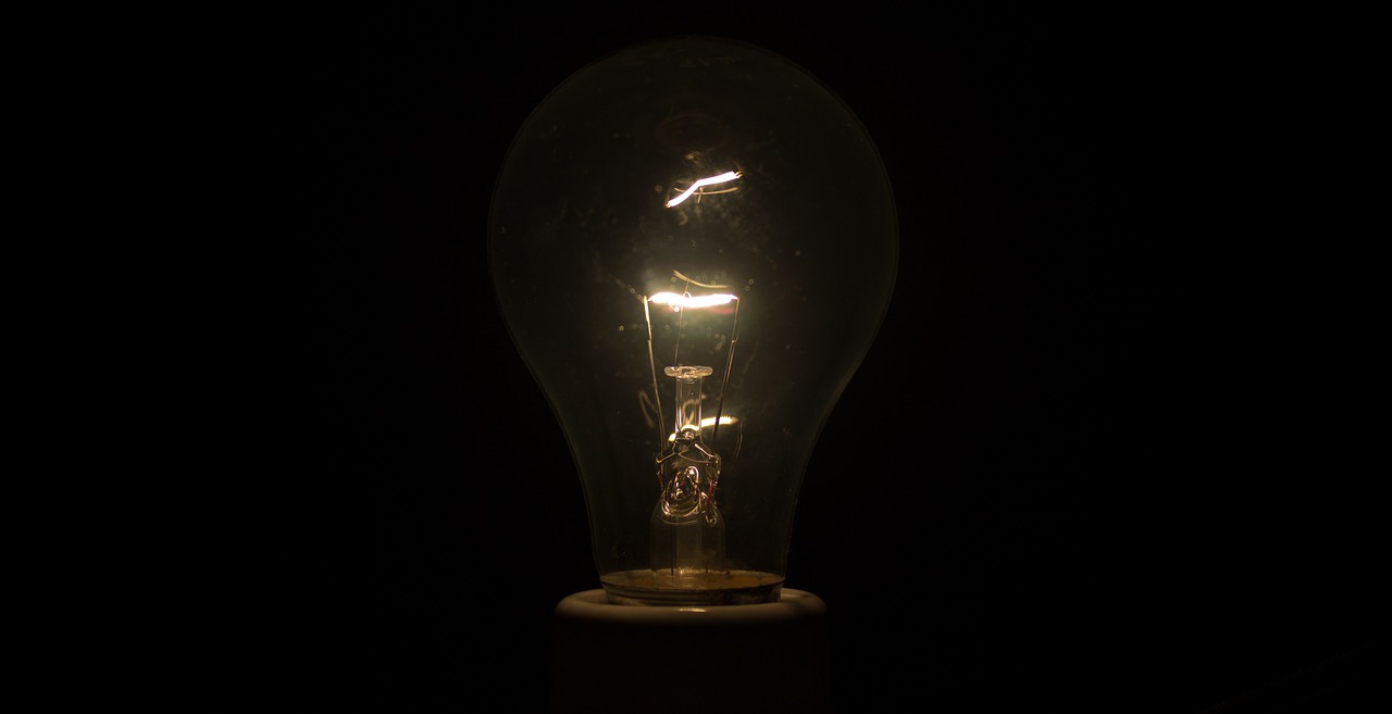 focus light bulb free photo