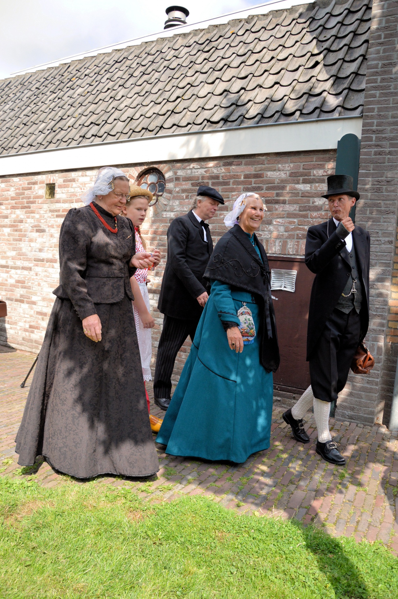 Download free photo of Folklore,north holland,netherlands,costumes ...