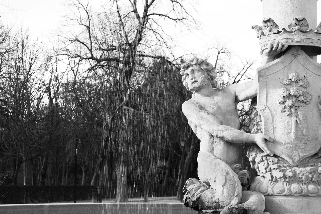 fontana statue triton free photo