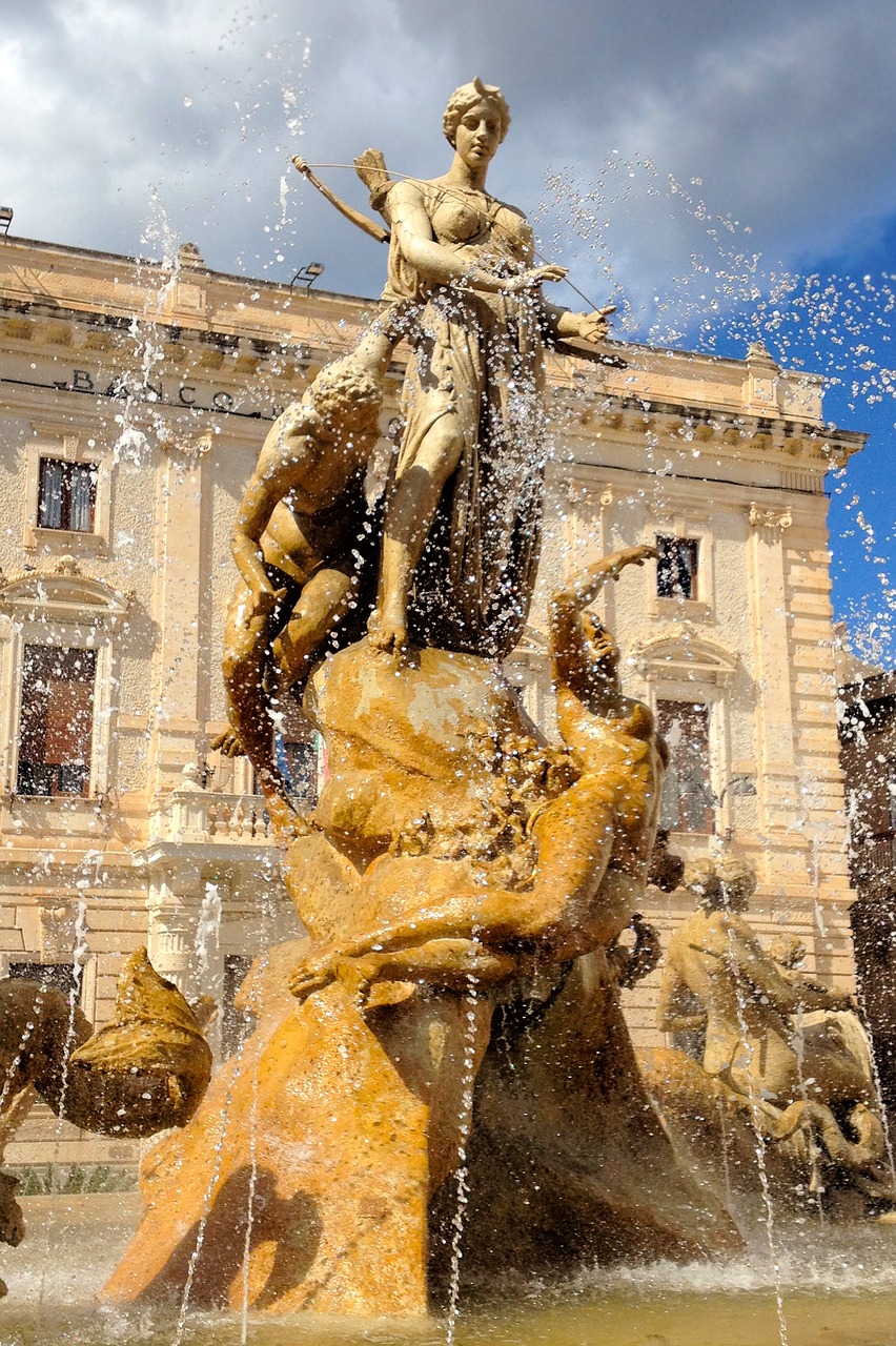 fontana ortigia architecture free photo